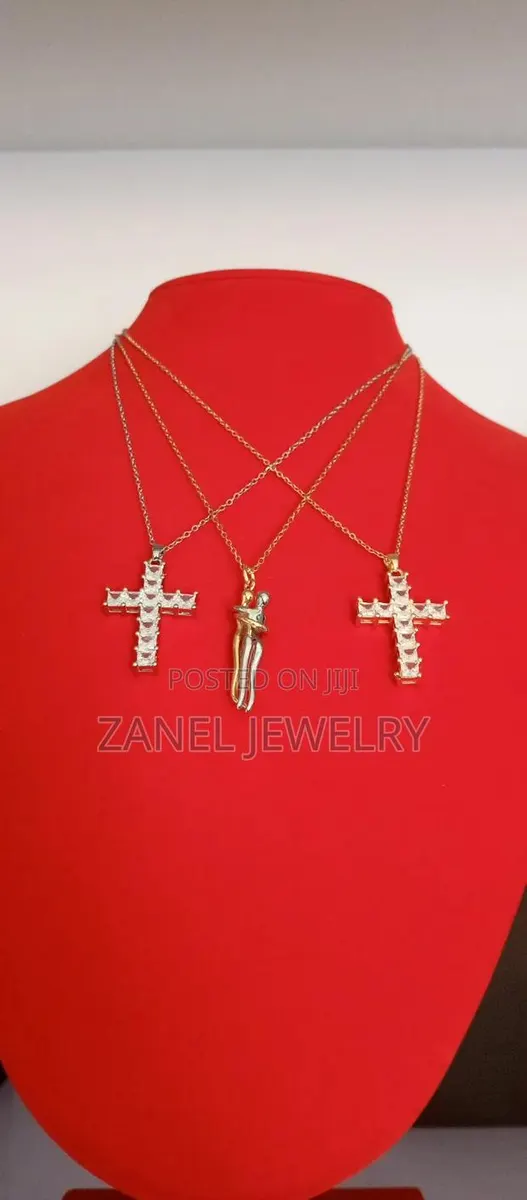 Instagram Necklace for Ladies · Photo 1