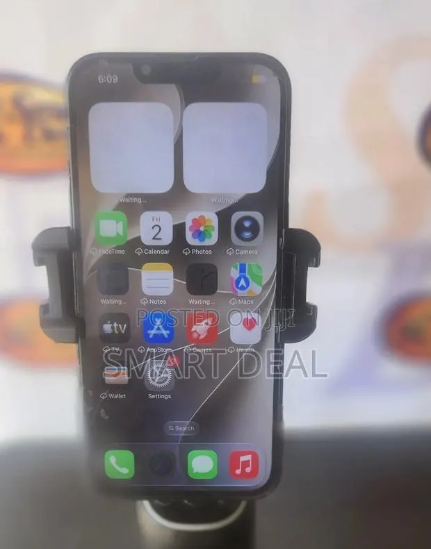 Apple iPhone 13 128 GB · Photo 1
