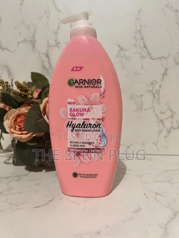 Garnier Sakura Glow Hyaluron Body Serum Lotion Uv 400ml · Photo 1