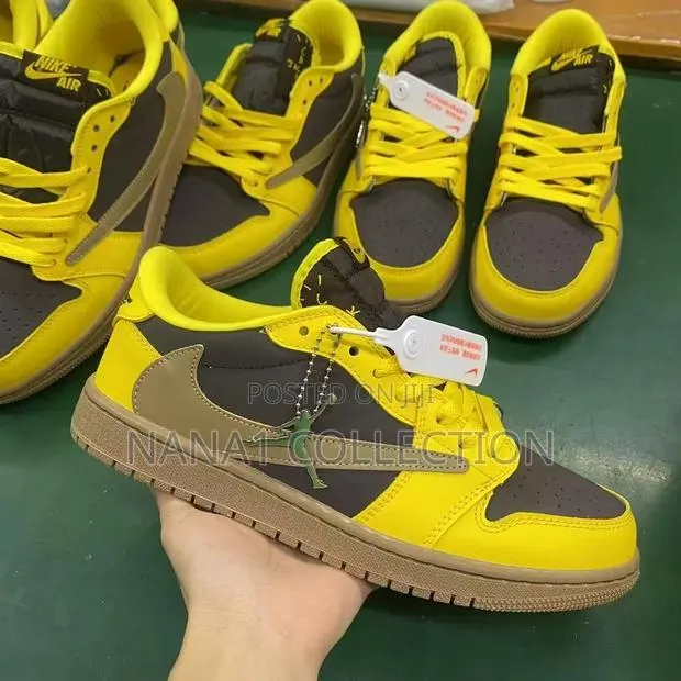 Nike Air Jordan 1 Low Travis Scott “Yellow Brown “ · Photo 1