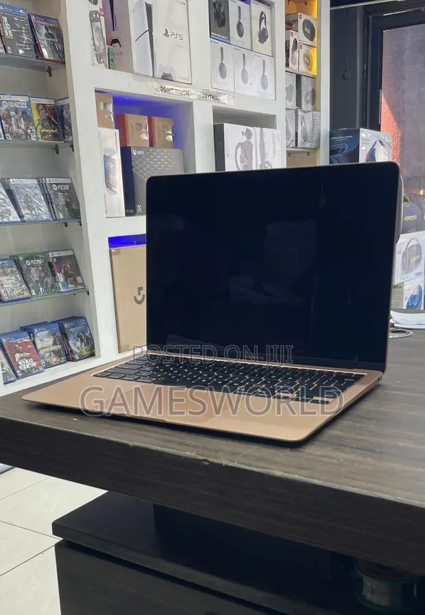 Laptop Apple MacBook Air 2020 M1 8GB Apple M1 SSD 256GB · Photo 1