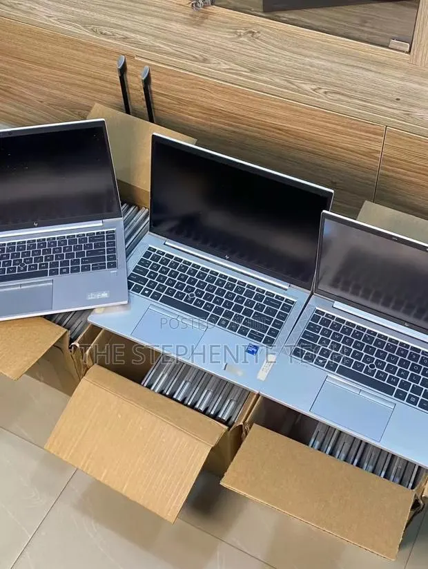 New Laptop HP EliteBook 830 G8 8GB Intel Core i5 SSD 256GB · Photo 1