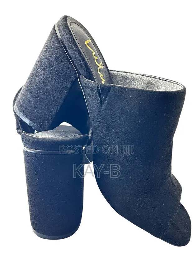 Lulus Raelynn Black Suede Peep-Toe Mules Eus37.5 · Photo 1
