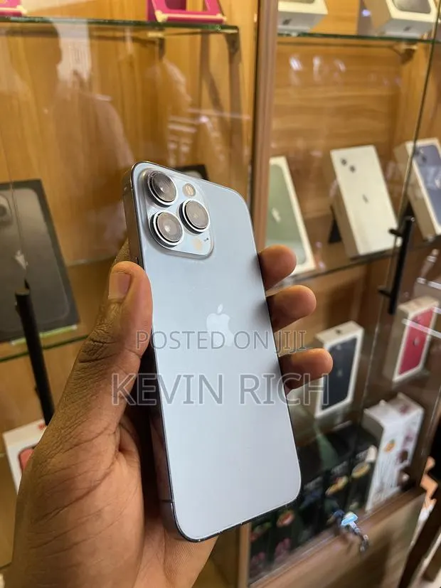 Apple iPhone 13 Pro 128 GB Blue · Photo 1