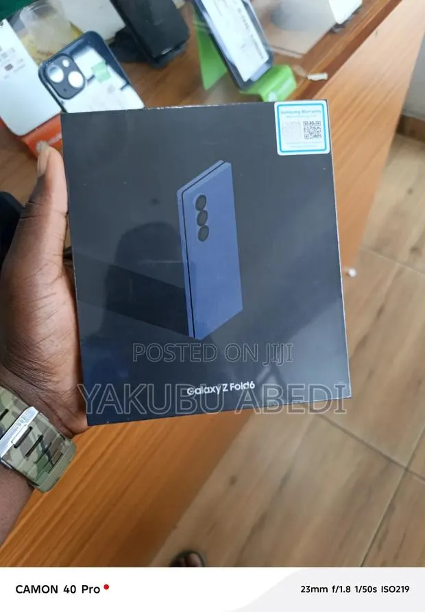 New Samsung Galaxy Z Fold6 1 TB Blue · Photo 1