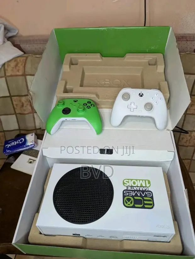 Xbox Series S Two Pad · Photo 1