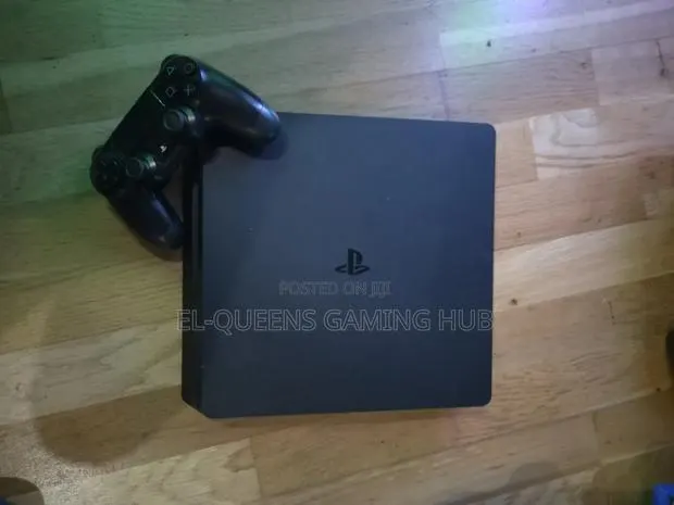 Ps4 Slim With 10 Games · Photo 1