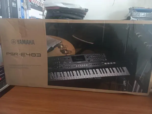 Yamaha PSR 483 · Photo 1