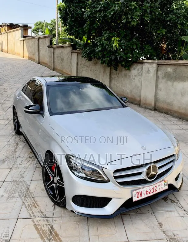 Mercedes-Benz C300 2017 Silver · Photo 1