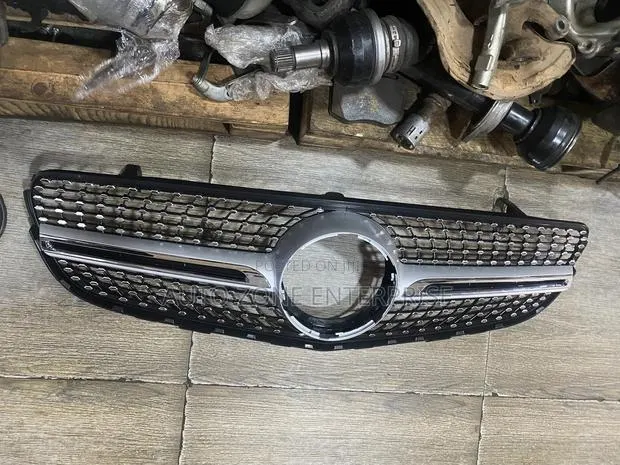 Mercedes Benz GLC 300 Diamond Front Grille/Diamond Front Shell · Photo 1