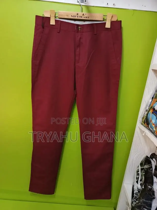 A Khaki Trourser To Feel Sharper · Photo 1
