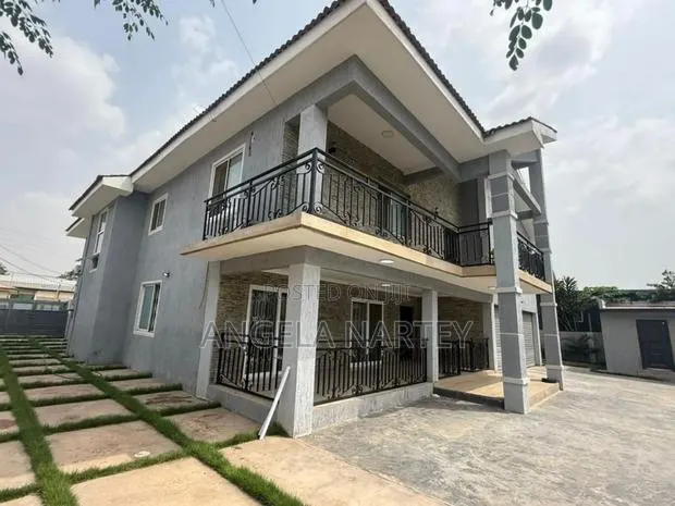7bdrm House in Tema Community 12, Accra Metropolitan for sale · Photo 1