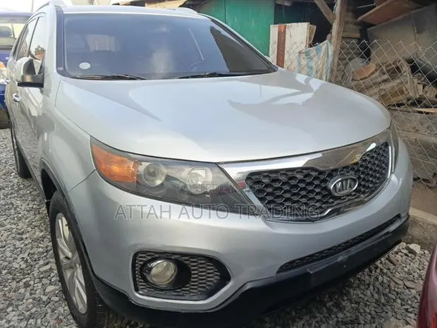 Kia Sorento 2015 Silver · Photo 1