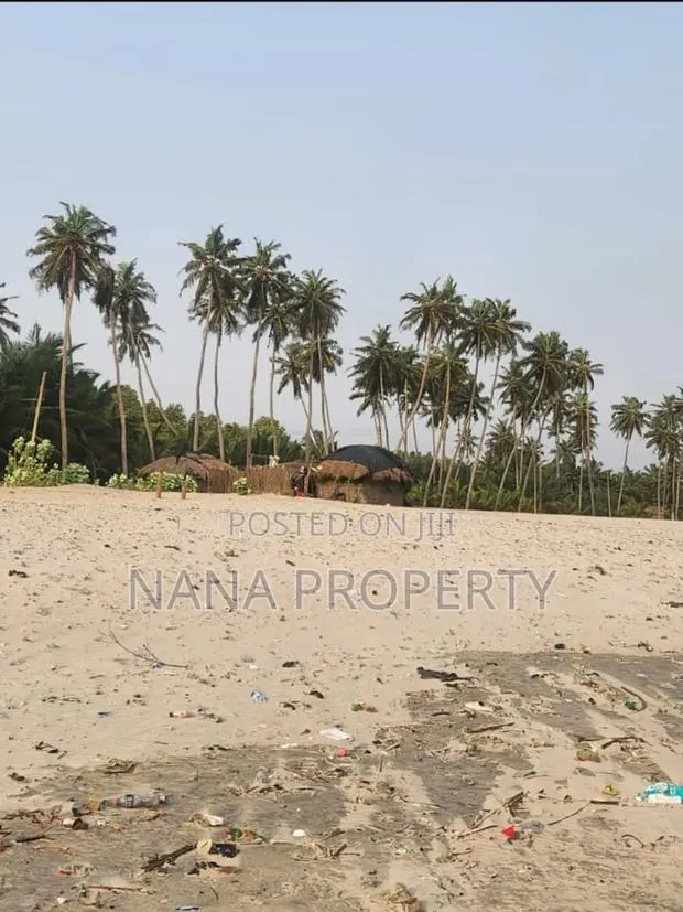 Beach Land for Sale Located at Ada Foah · Photo 1