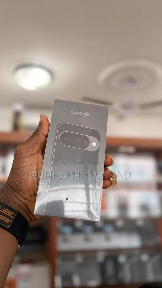 New Google Pixel 10 5G 128 GB White · Photo 1