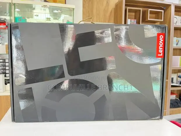 New Laptop Lenovo Legion Pro 7 32GB Intel Core Ultra 9 SSD 2T · Photo 1