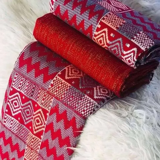 Bonwire Kente Available for 650 Cedis for 6 Yards · Photo 1