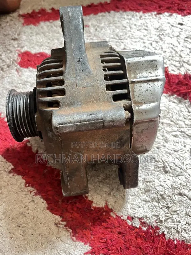 Toyota Vitz Alternator · Photo 1