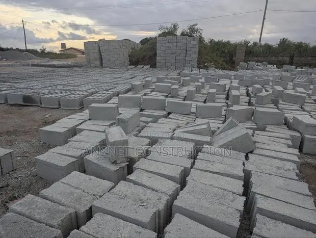 Premium Quality Chinese Concrete Blocks · Photo 1