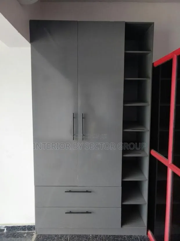 Wardrobe Plus Bag Rack · Photo 1