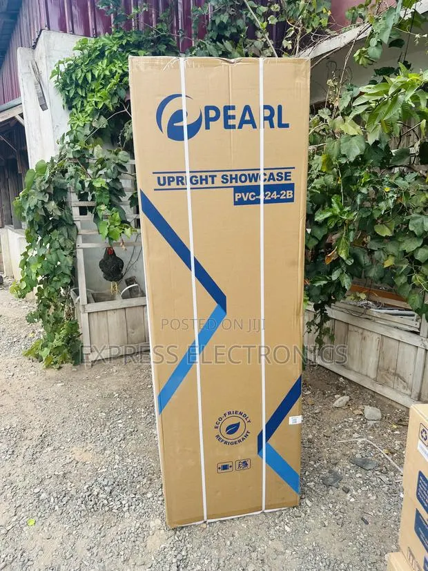 Showcase PVC-424-2B Single Door Fridge Pearl · Photo 1