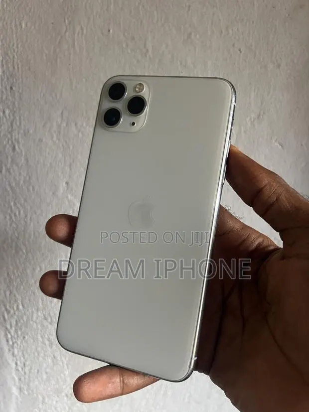 Apple iPhone 11 Pro Max 256 GB White · Photo 1