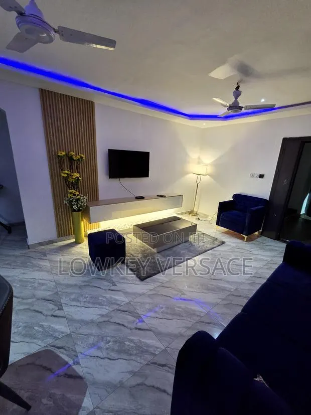 Comfy Two Luxury Beds Apartment + Starlink Internet + DSTV+ Washing Ma · Photo 1