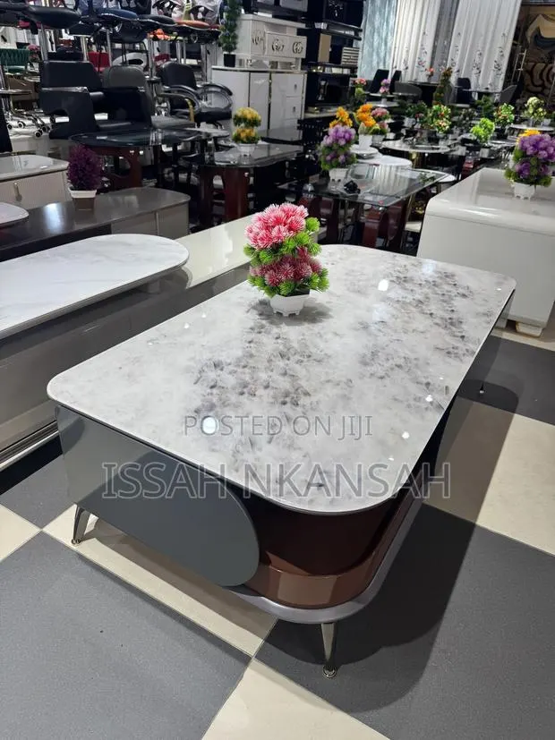 Luxurious Centre Table · Photo 1
