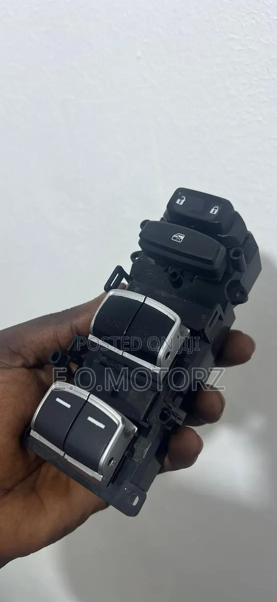 Honda Driver Side Switch · Photo 1