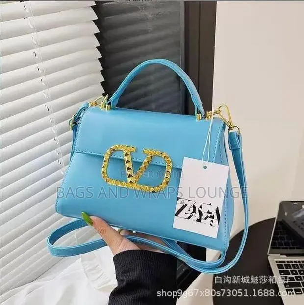Bags and Wraps · Photo 1