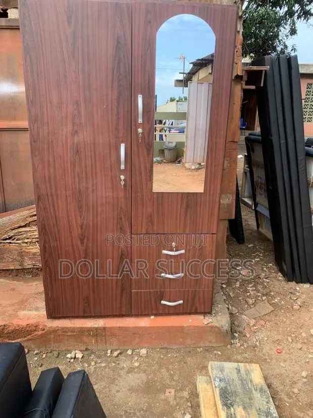 Neat Affordable and Durable 2 in 1 Wardrobe · Photo 1