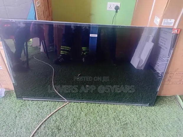 Ultra TCL 55inches Smart Television · Photo 1