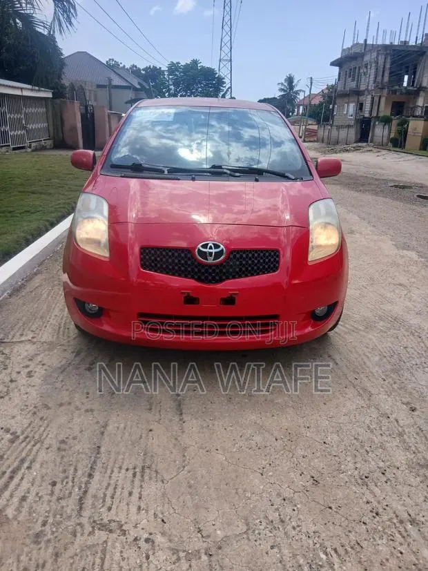 Toyota Yaris 2008 Red · Photo 1
