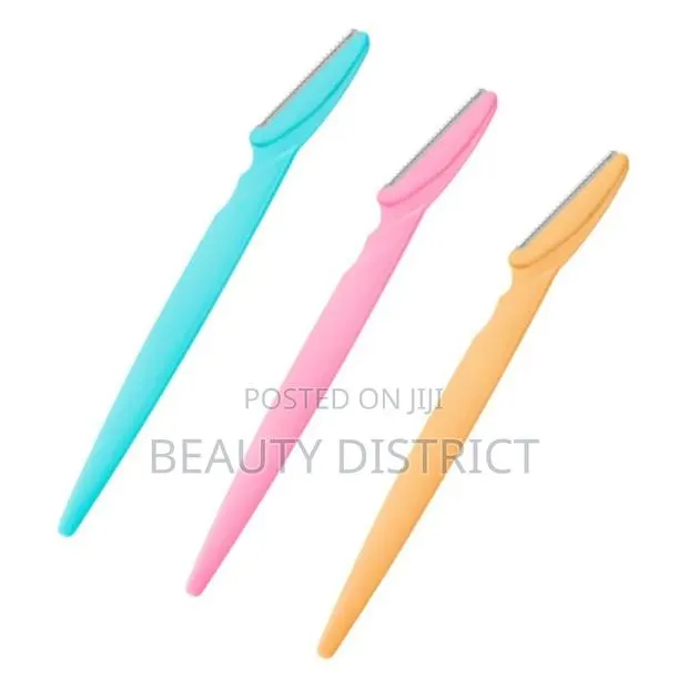 Dermaplaning Tool/Eyebrow Razor · Photo 1