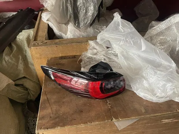 Mazda CX-5 22 to 25 Tail Light · Photo 1