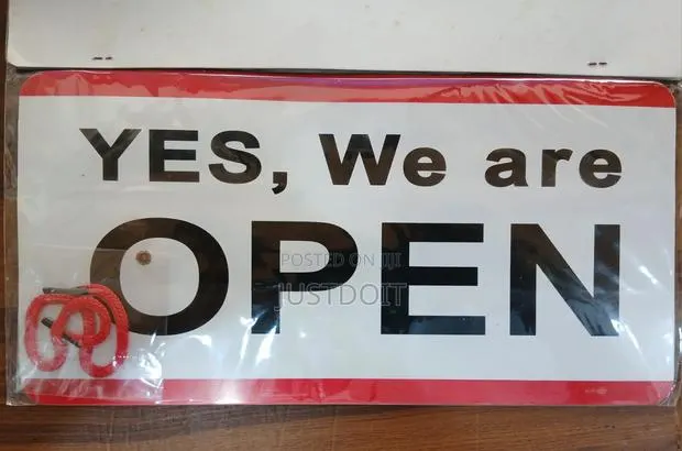 White Open and Close Sign · Photo 2