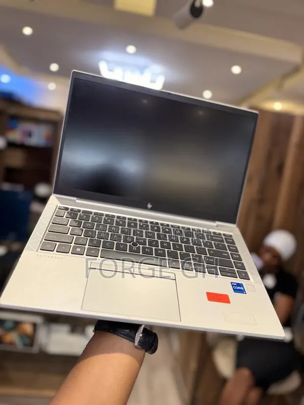 Laptop HP EliteBook 840 G8 16GB Intel Core i7 SSD 256GB · Photo 1