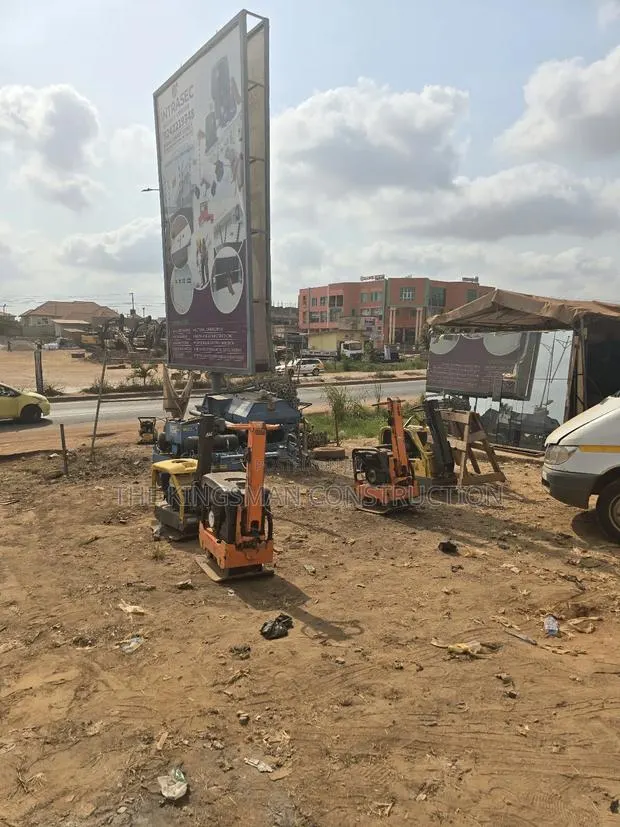 Compactor/Roller/Backhoe Loader · Photo 3