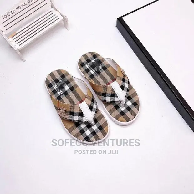 Burberry Slippers Available in Size 35 · Photo 1