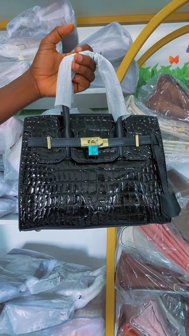 Ladies Handbags · Photo 1