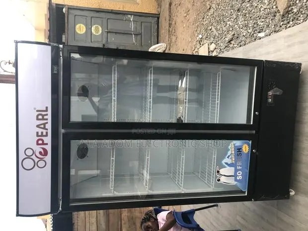 Durable Pearl PVC 74 568litres Display Fridge · Photo 1
