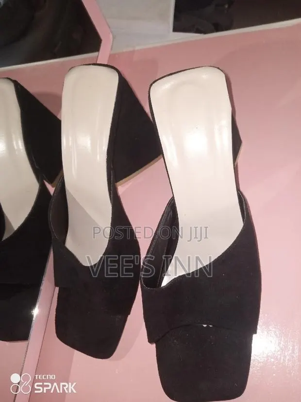 Ladies Slipper Heel · Photo 1