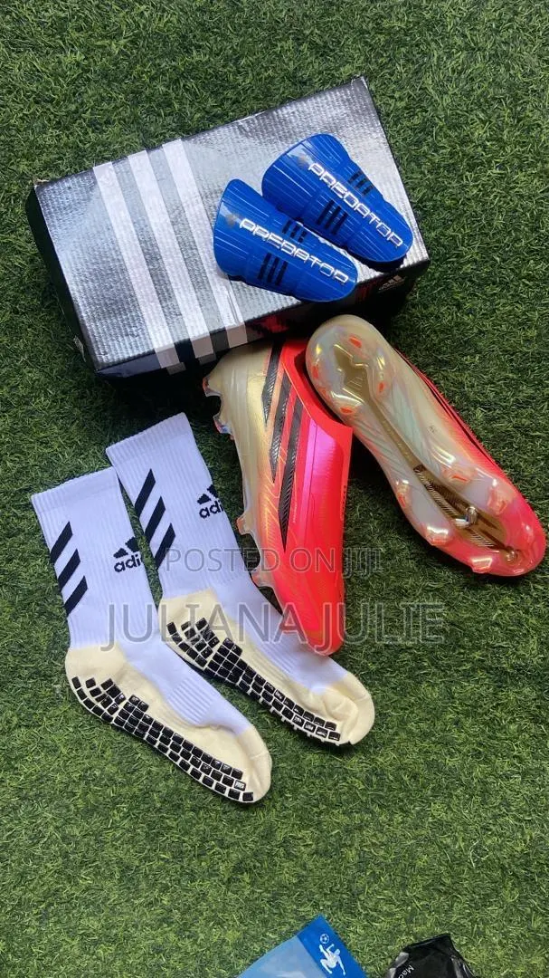 Original Football Boot Available at Cool Price · Photo 1