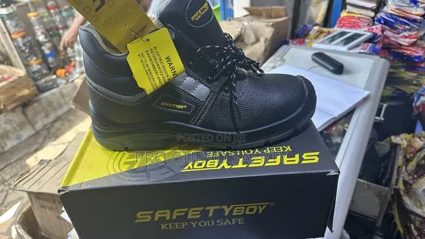 Safety Boy Boot · Photo 1
