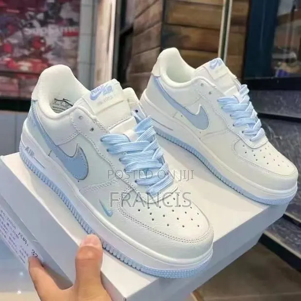 Nanaba Sneakers · Photo 1