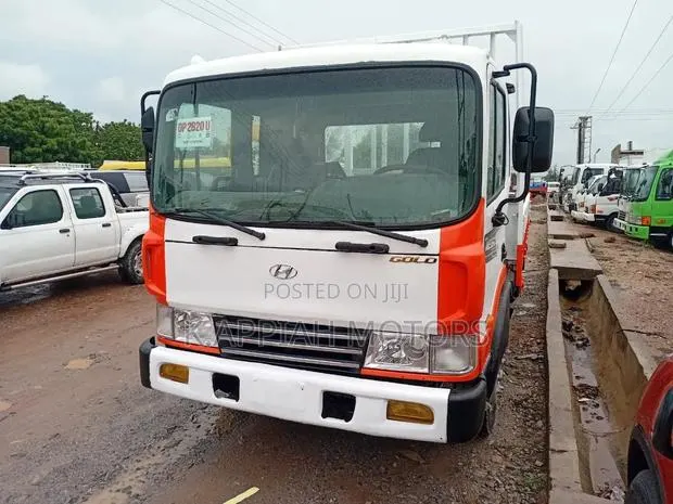 Hyundai 5ton( 8 Holes)