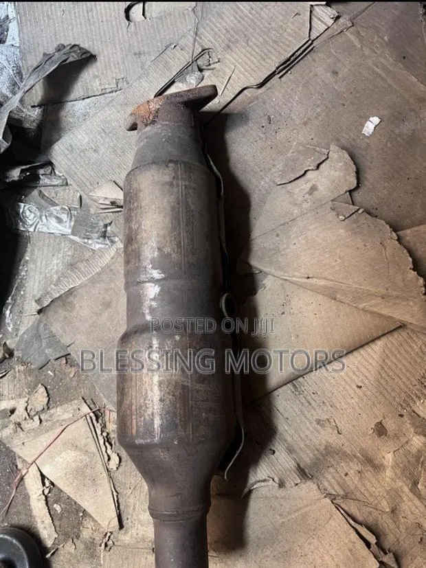 Hyundai Elantra Catalytic Converter · Photo 1