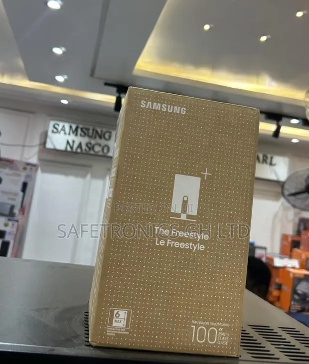 Bag Away Quality 30”-100” Samsung Projector · Photo 1
