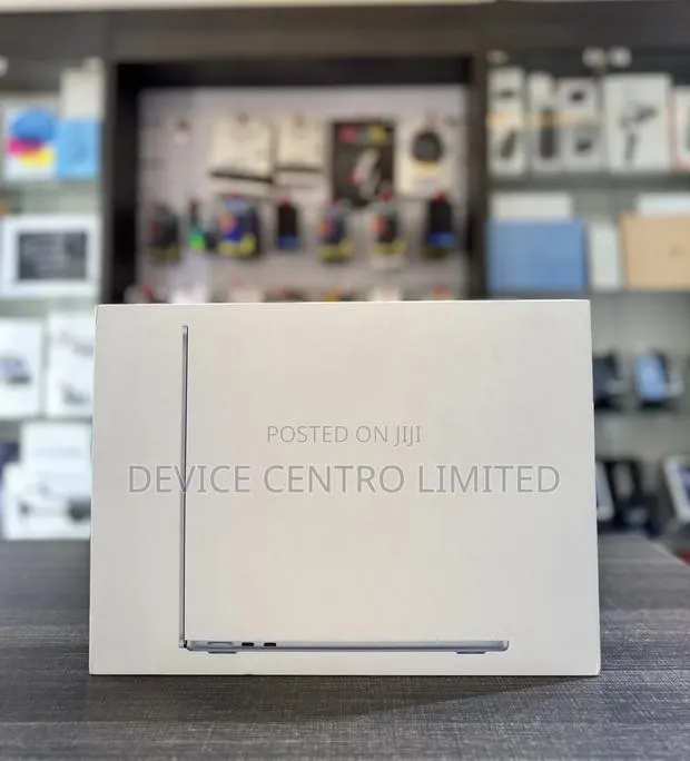 New Laptop Apple MacBook Air 2025 M4 13-Inch 24GB Apple M4 SSD 512GB · Photo 1