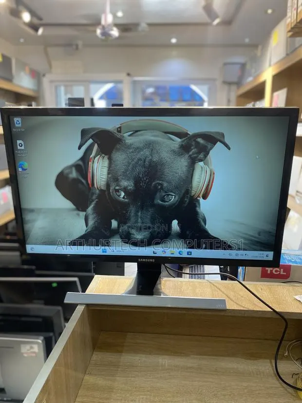 Samsung UHD Monitor for Gaming · Photo 1